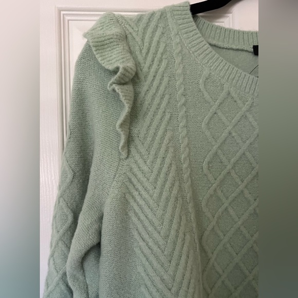 TALBOTS NWT CABLE KNIT RUFFLE CREWNECK SWEATER - Picture 5 of 6